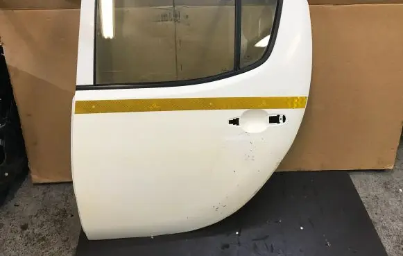 Mitsubishi L200 Rear door