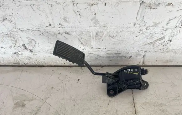 Honda CR-V Accelerator throttle pedal L30000032582
