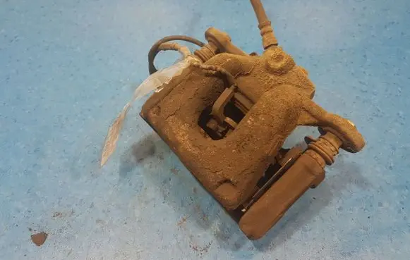 BMW 7 F01 F02 F03 F04 Front brake caliper