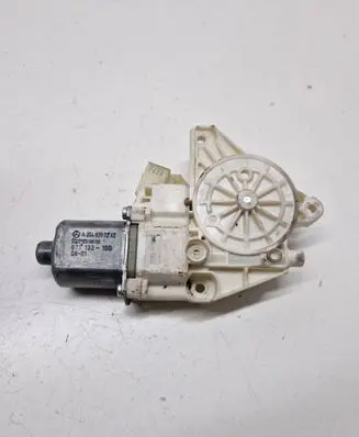 Mercedes-Benz C W204 Front door window regulator motor A2048200242 0130822440