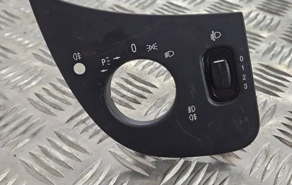 Mercedes-Benz A W168 Headlight level height control switch 1686890080