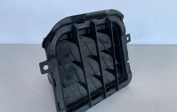 Audi A7 S7 4G Quarter panel pressure vent 4G8819302