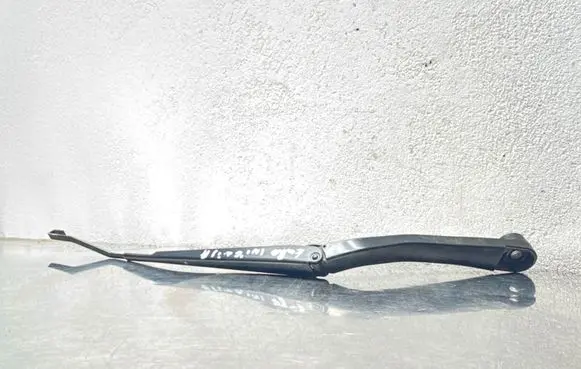 Opel Insignia A Front wiper blade arm 20642 3227398