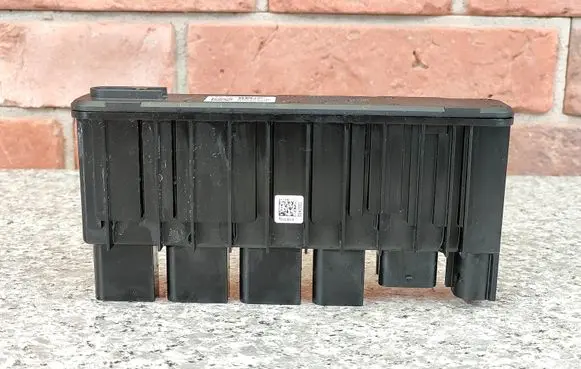 BMW M5 F90 Power management control unit 8638552