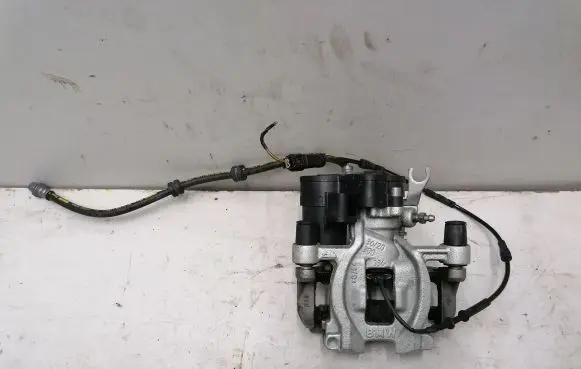 BMW X1 F48 F49 Rear brake caliper 6883034