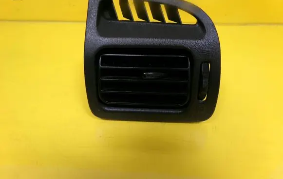 Mazda 626 Dashboard side air vent grill/cover trim GM732