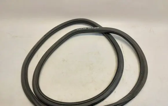 Porsche Taycan 9J1 Trunk rubber seal (body) 9J0827705JLK01