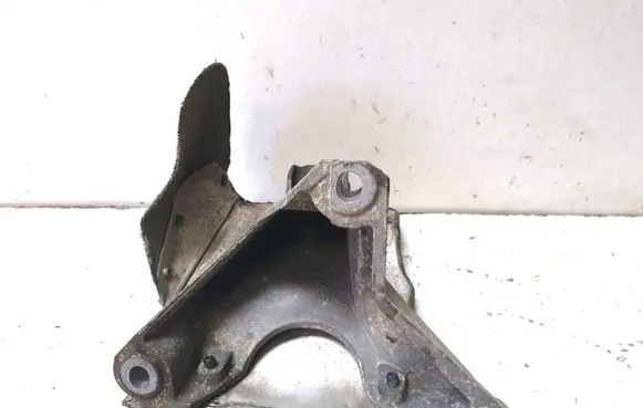 Audi A4 S4 B6 8E 8H Engine mounting bracket 8E0199308A