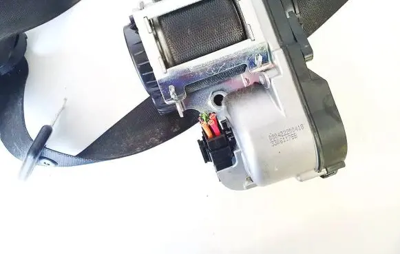 Front seatbelt