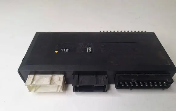 BMW 5 E39 Comfort/convenience module 61358372143 2037310