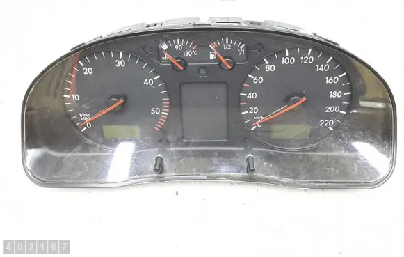 Volkswagen PASSAT B5 Speedometer (instrument cluster) 88311245