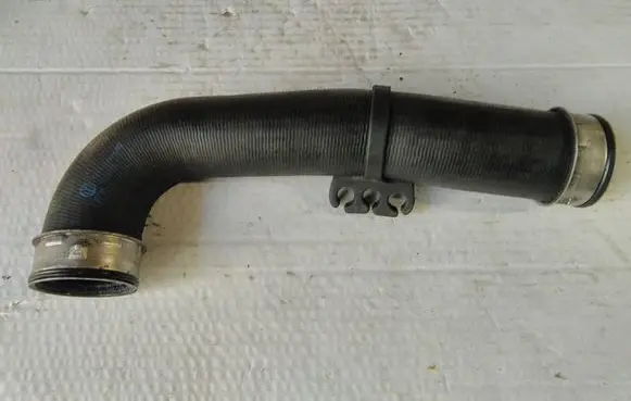 Volkswagen Golf V Intercooler hose/pipe 1K0146838N