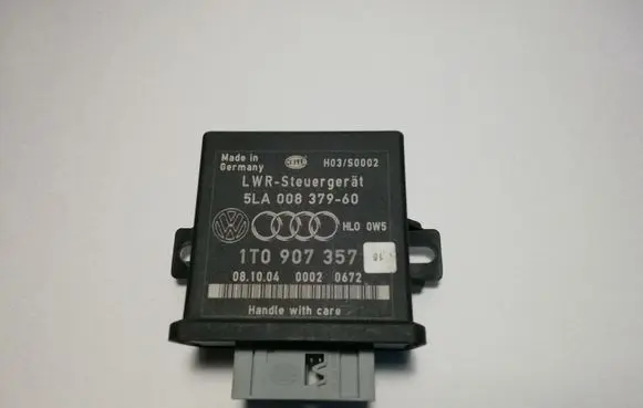 Volkswagen Golf V Light module LCM 5LA00837960 1T0907357