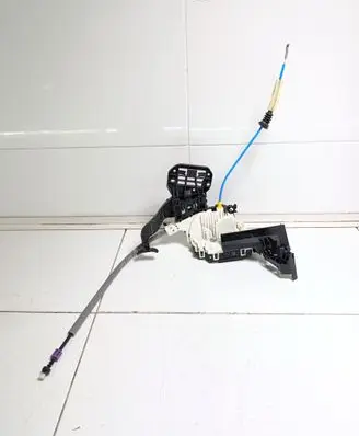 Mercedes-Benz B W246 W242 Front door lock A1667200135