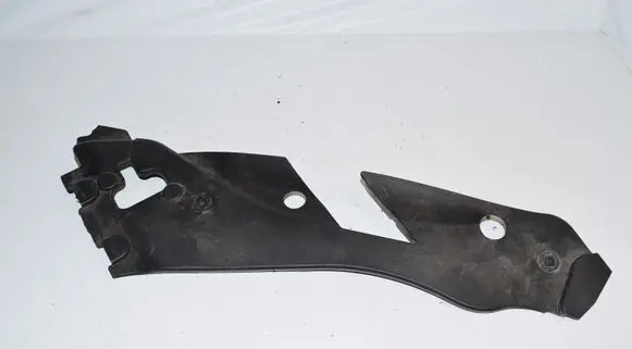 Mercedes-Benz C W204 Under headlight/headlamp trim 2048261424