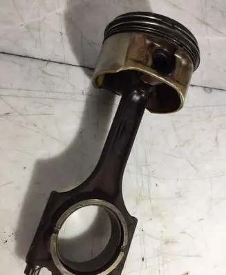 Volvo V70 Piston with connecting rod