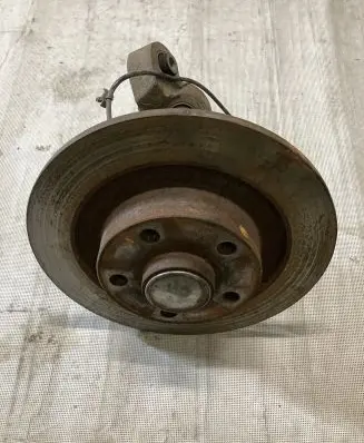 Renault Latitude (L70) Rear wheel hub spindle/knuckle 