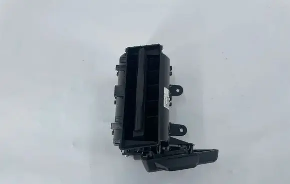 Renault Megane E-Tech Dash center air vent grill 687607702R