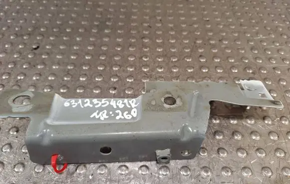 Renault Captur Fender mounting bracket S25062260 631235481R