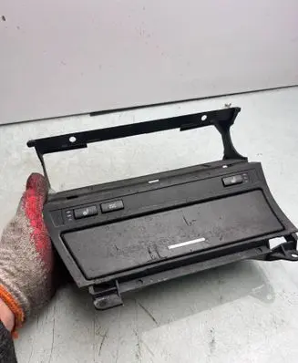 BMW 3 E46 Car ashtray 310220000 51168268887 511682688889