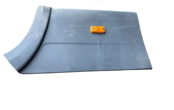 Rear fender molding trim