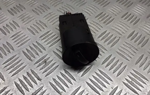 Volkswagen Polo Light switch 6Q0941531C