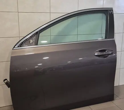 KIA Ceed Front door