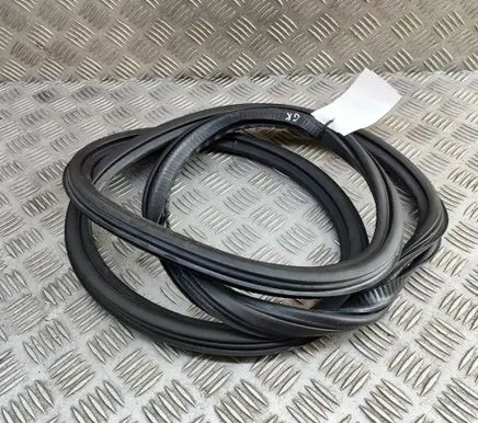 Audi A3 S3 8V Rubber seal rear door 8V5833721
