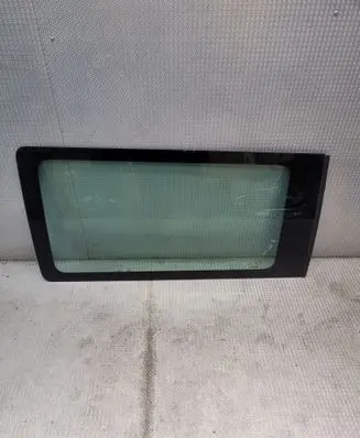 Mercedes-Benz Vito Viano W447 Side middle window/glass 