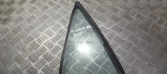 Rear vent window glass
