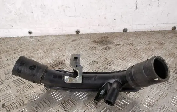 Toyota C-HR I Engine coolant pipe/hose 173604701