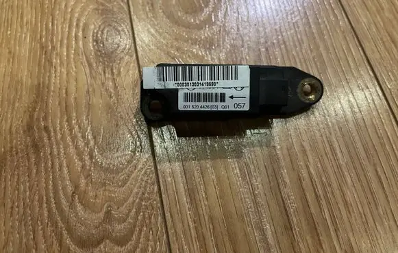 Mercedes-Benz C W203 Airbag deployment crash/impact sensor 0018204426