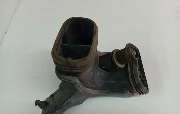 Opel Astra J Air intake hose/pipe 13284048