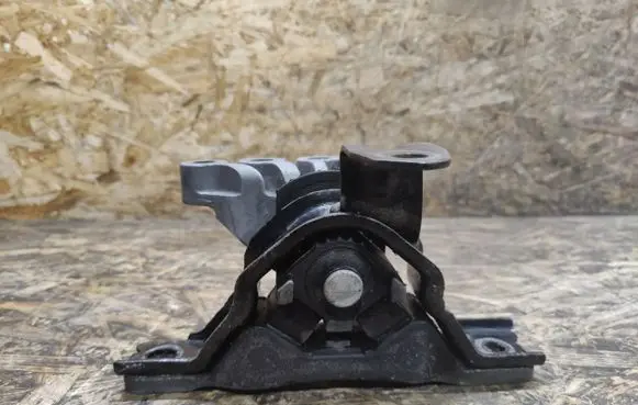 Opel Antara Engine mount bracket X04908
