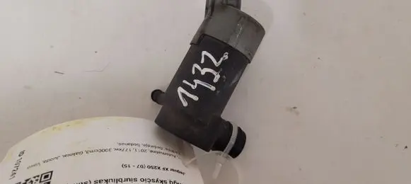 Jaguar XF X250 Windscreen/windshield washer pump