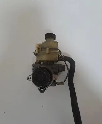 Mazda 6 Power steering pump GJ6F32600