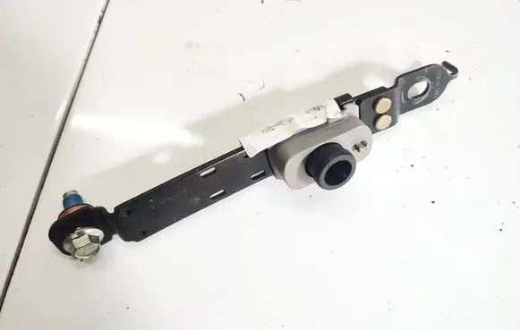 Hyundai Tiburon Seat belt adjustment rail 5115283e1a