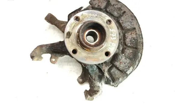 Volkswagen Golf III Front wheel hub spindle knuckle