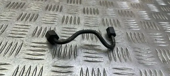 KIA Sportage Fuel injector supply line/pipe 