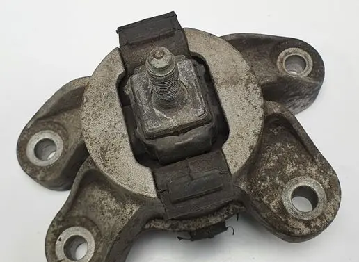 Mini One - Cooper Coupe R56 Gearbox mounting bracket 6779806