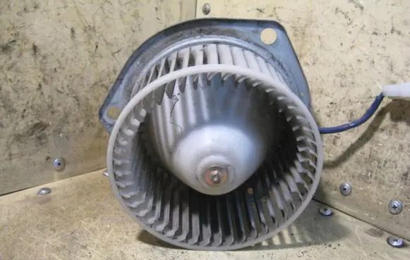 Mitsubishi Pajero Sport I Heater fan/blower