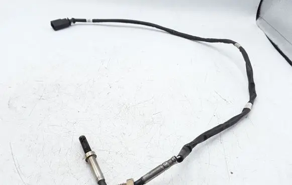 Volkswagen Golf VII Exhaust gas temperature sensor 04L906088K