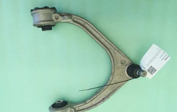 Jaguar F-Pace Front upper control arm/wishbone HK833084 HK833091