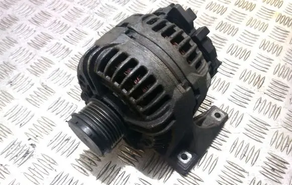 Volvo XC90 Generator/alternator 8676498 0124525029