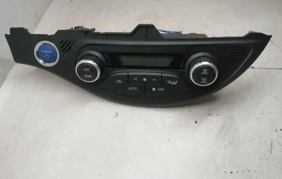 Toyota Yaris Climate control unit 75F206