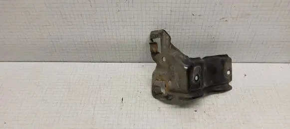 Toyota Corolla E120 E130 Fender mounting bracket
