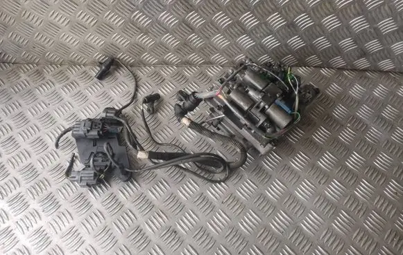 Volvo XC90 Transmission gearbox valve body 3AA2G17844 5BC2G10049 08645682