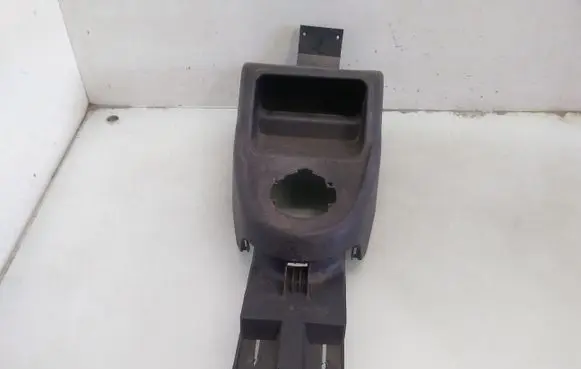 Citroen Berlingo Gear shifter surround trim plastic 9622064077