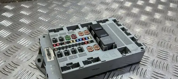 Jaguar XF Fuse module 9X2314D628AC 7370011040