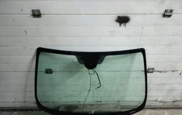 Nissan Micra Front windscreen/windshield window 